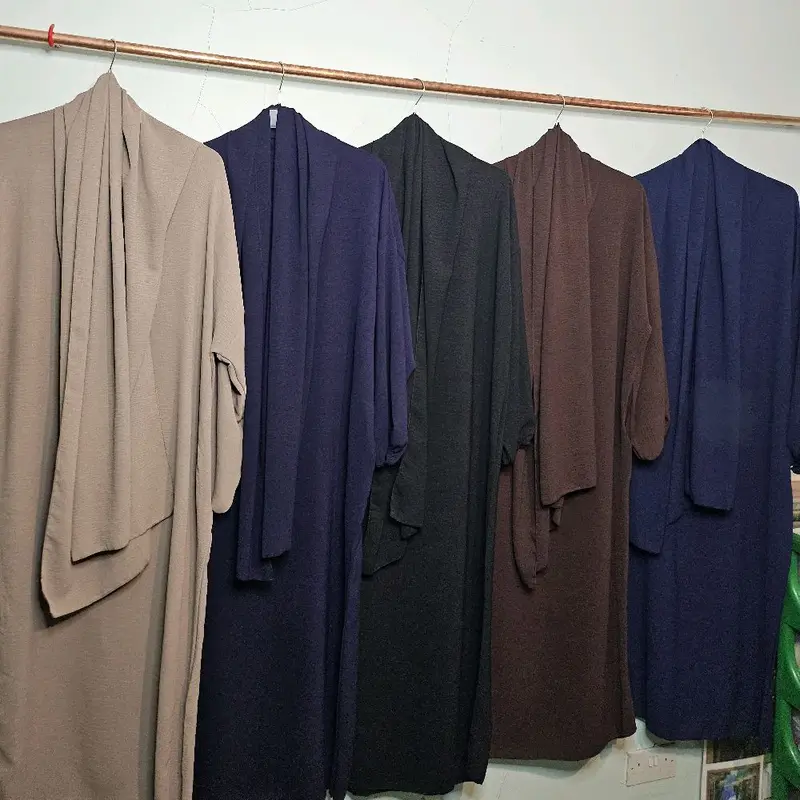 ladies nide fabric abayas with attach scarlf and both side pockets size 10/18 1