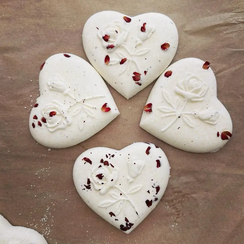 Winter rose and pink pepper moisturising heart bath plaque with rose detail and real rose petals Moisturizing Scent Comfort Body Care 0