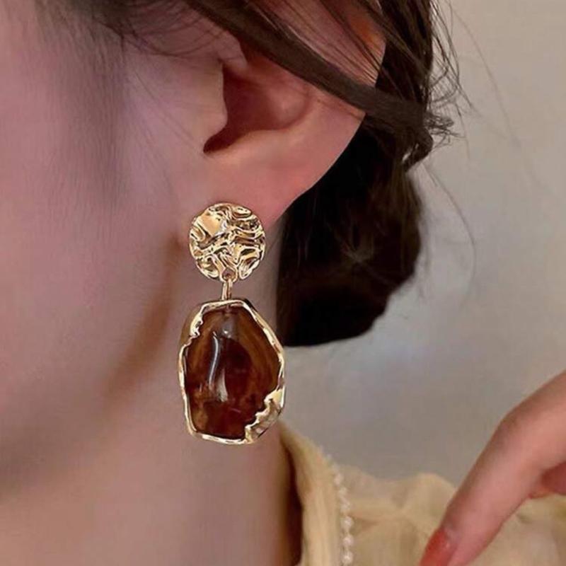 French vintage style irregular resin ellipse earrings in 3 colours for daily wear for ladies 1