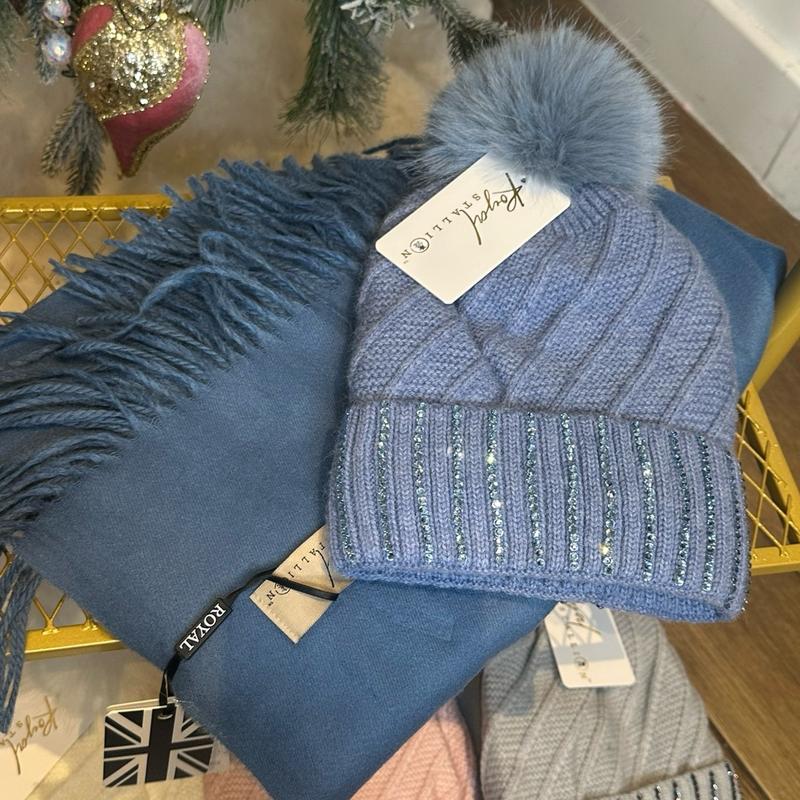 CW Hat & Scarf for Women - Winter Gift - Fashion Accessory - Womenswear 65cm x 180cm 3