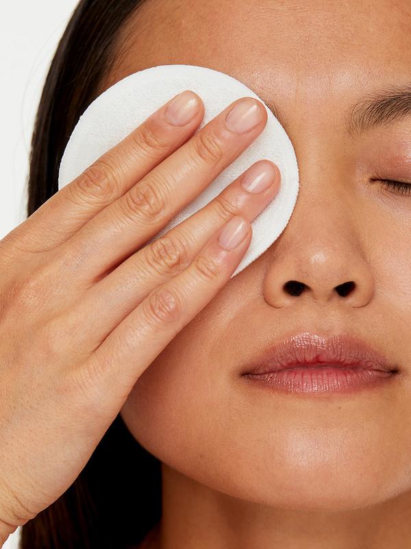 Flawless Cleansing Water 3