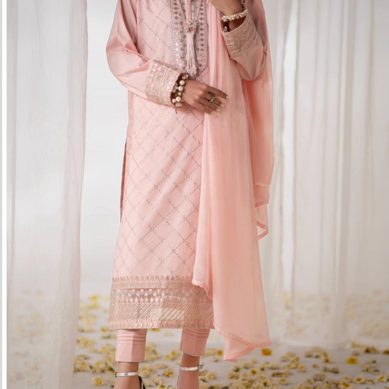 Casualite 3 piece embroidered suit 0