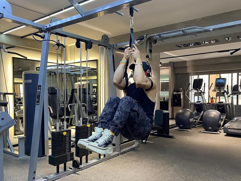 Triceps Rope Gym Cable Machine Attachments with Carabiner Anti-Slip Long Triceps Strap 2 Loops Neoprene Handles Pulldown Rope for Pushdowns Face Pulls Crunches Overhead Extensions Biceps Curl 4