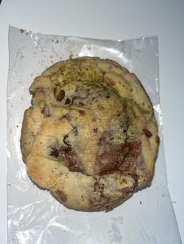Product Review of 2x Pistachio Knafeh Stuffed Cookie with Chocolate Chips DISPATCHED MON-WEDNESDAY ONLY from S**n R**y 2
