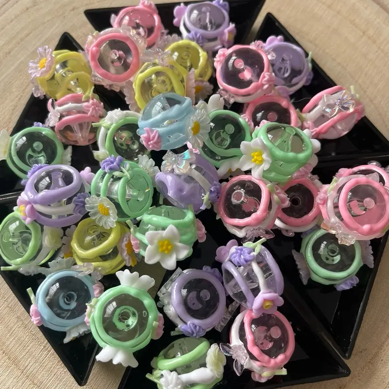 *5 PIECE* Mixed-Colour Flower Beads 1