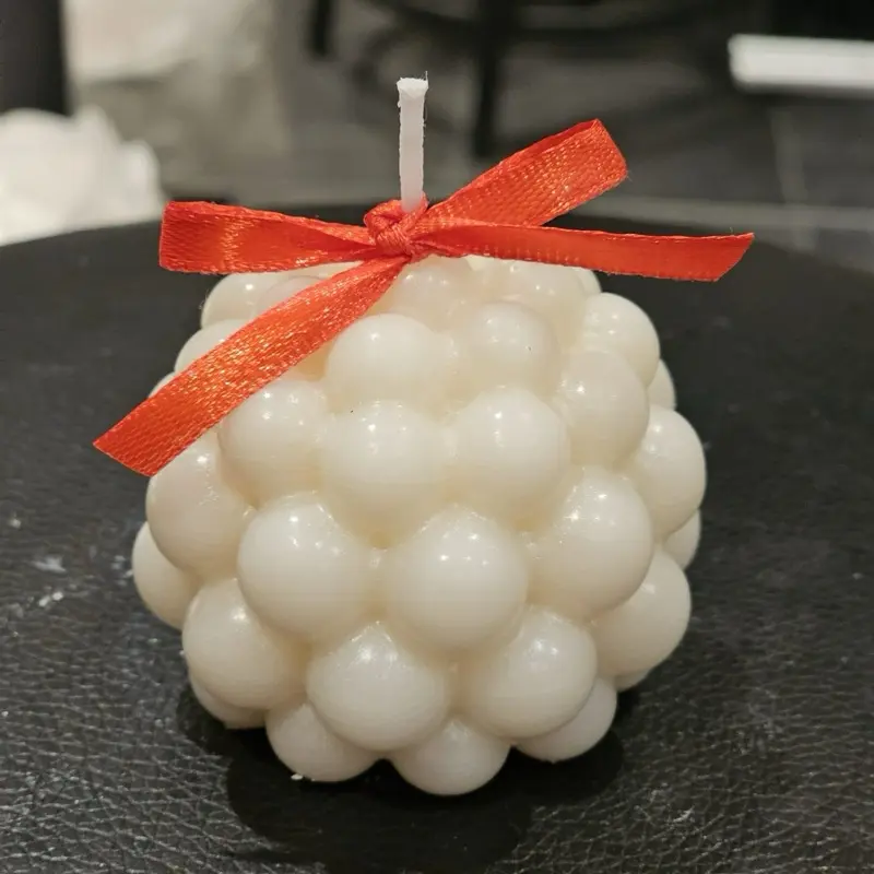 Round bobble candle
