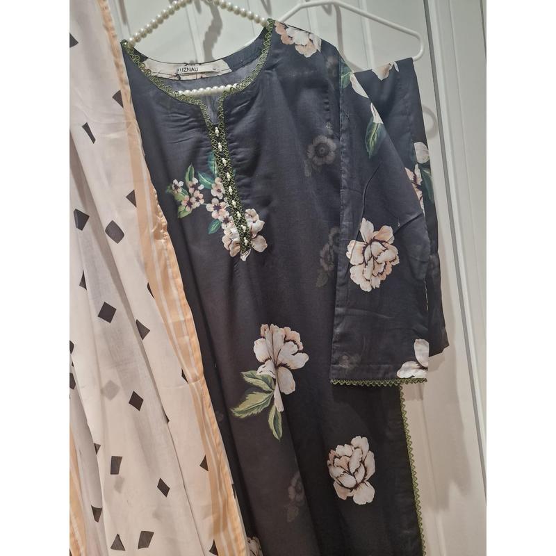 Uznau Lawn Printed Shirt Dupatta Trouser South Eastern Wear UZ-LWN-BLK014 2