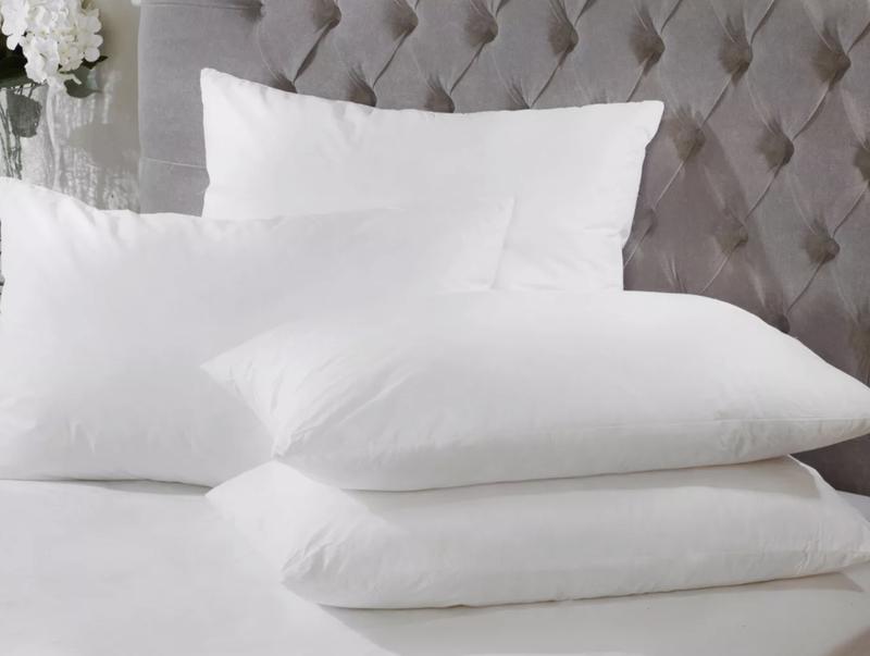 Pair of Goose Feather Pillows – Extra Soft for Luxurious Comfort and Relaxation 1