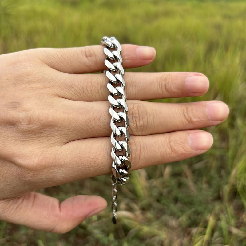 Product Introduction of 2024 Luxury Lovers Gift Hiphop Stainless Steel Not Fade Waterproof Strong Big Size Bracelets for Women Men 2