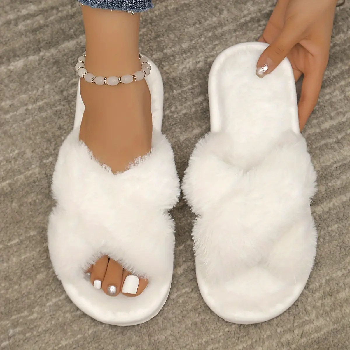 [Cozy Plush] Women's White Fluffy Slippers | Soft EVA Sole | Cozy Plush Indoor Footwear | Hand Washable | All-Season Comfort