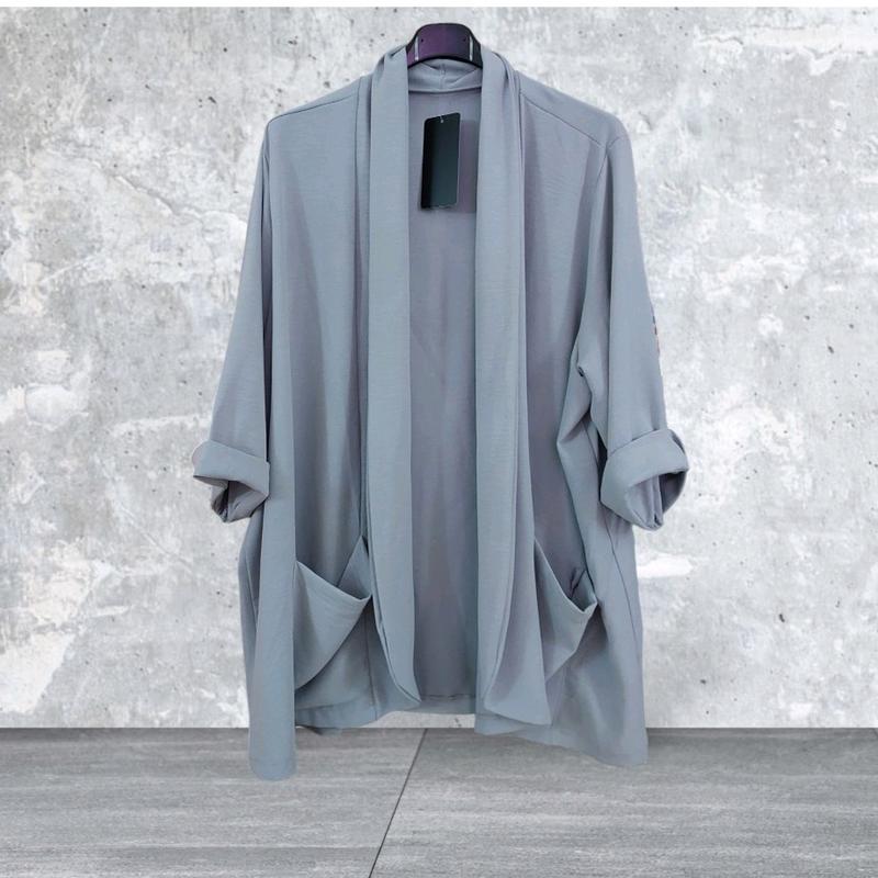 casual light weight blazer with pockets fits size 10-20 6
