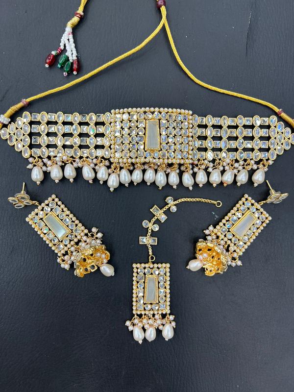 Beautiful and Elegant Fershi Kundon Choker Set 2