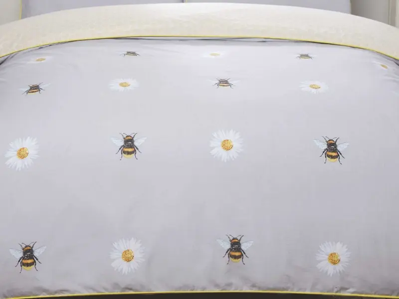 Bee Kind Bumblee Duvet Cove Reversible Bedding Set With Piped Edge 1