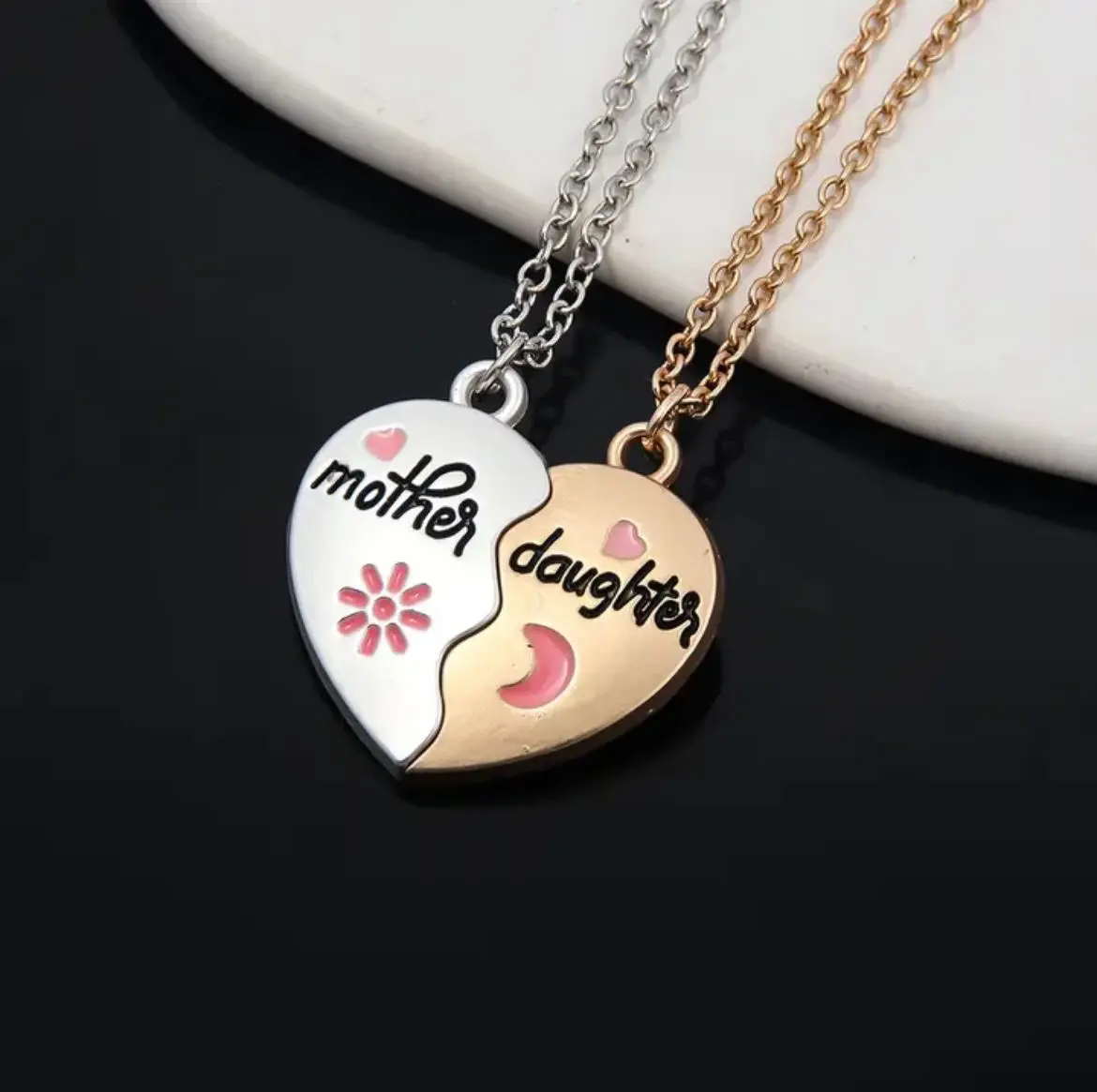Mother and Daughter Necklace Women's Elegant Heart Charm Pendant Necklace for Mum and Daugheter Party Wear Daily wear Trendy Exquisite Gift Gifts Presents