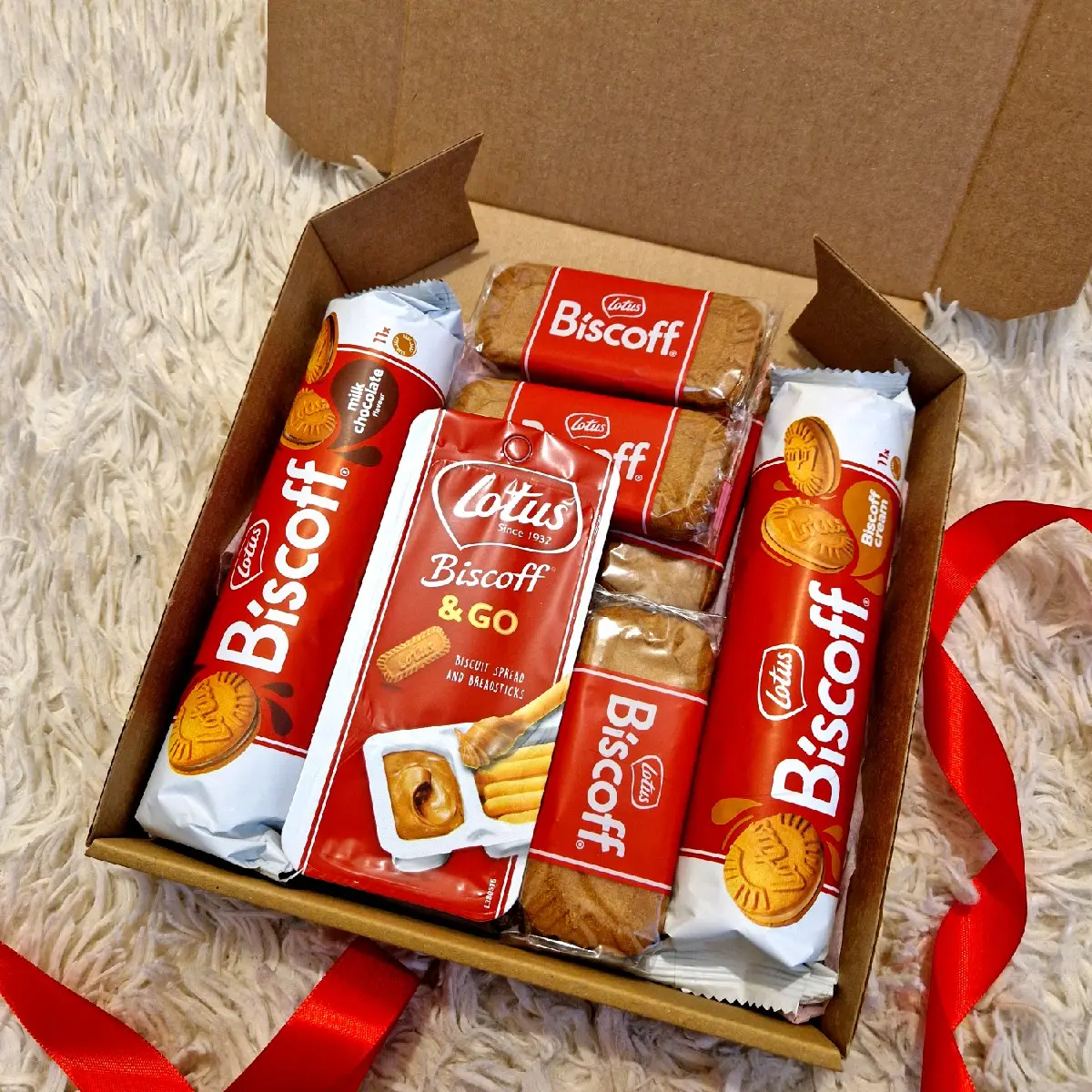 Biscoff Large Snack Gift Box - Variety of Flavours - 7-Inch Size - Biscuit, Cooky, Vanilla, Chocolate, Cookie treat boxes