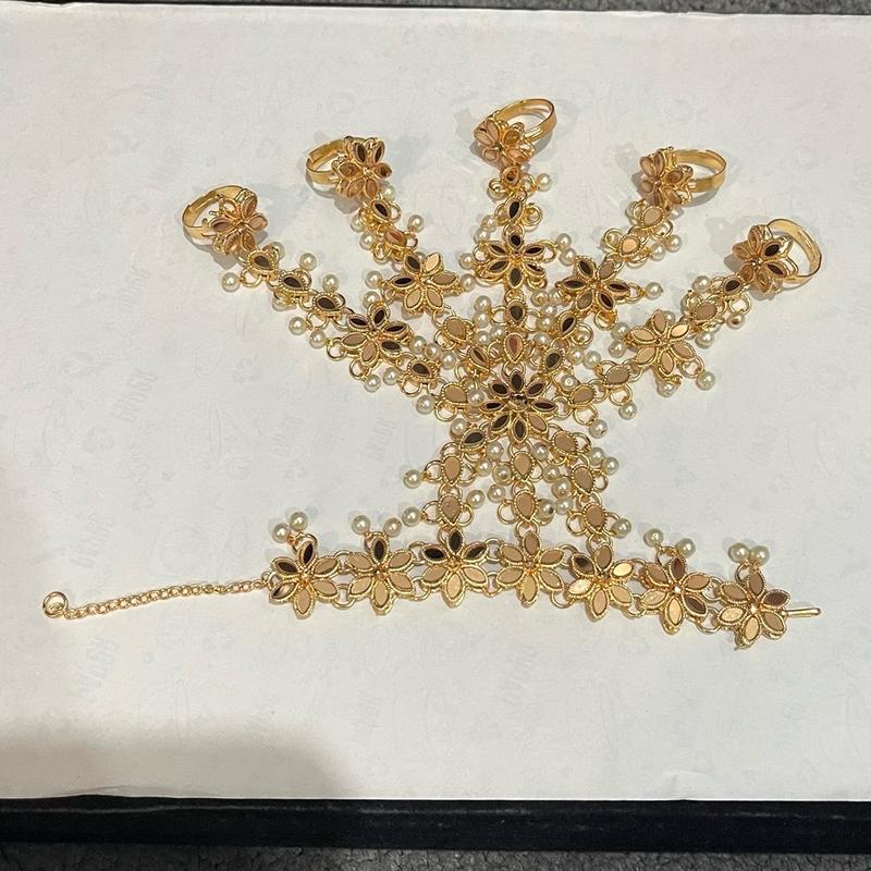 Kundan Hand piece With 5 adjustable rings. Panjangla. 2