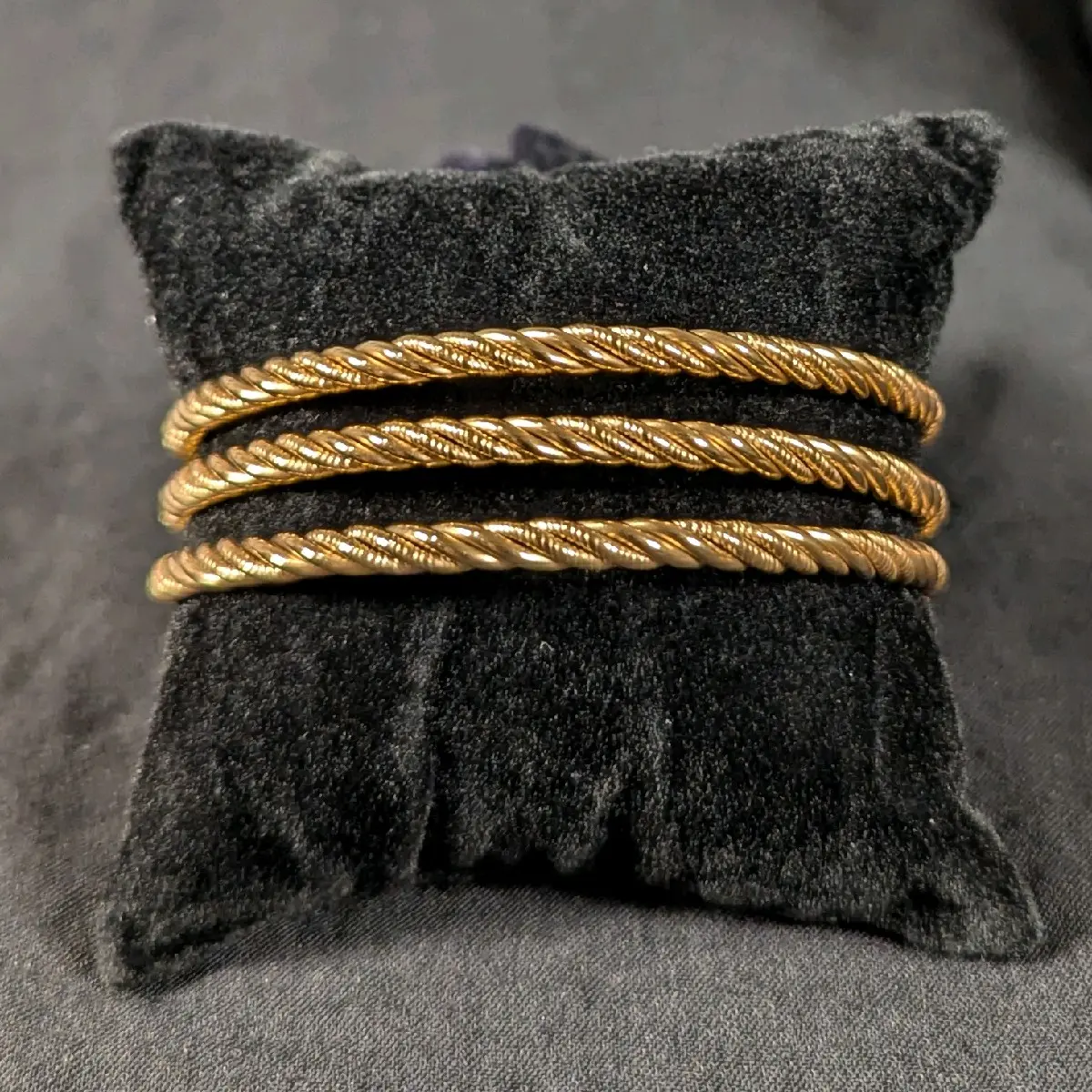 RIDA Bangle set - 18k Gold plated 3 piece set, stainless steel gold colour, very good quality bracelet, good quality. The colour will not change. Tarnish free & waterproof