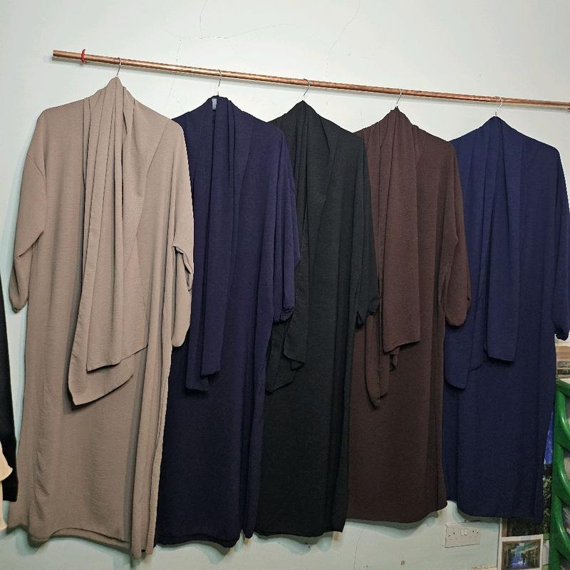 ladies nide fabric abayas with attach scarlf and both side pockets size 10/18 2