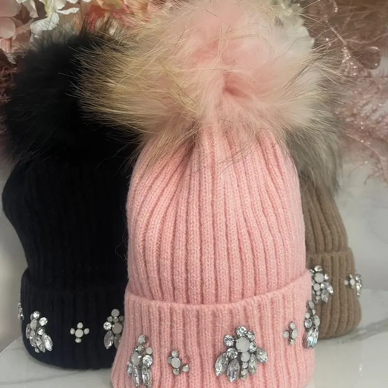 Rona Pom Pom hat 5
