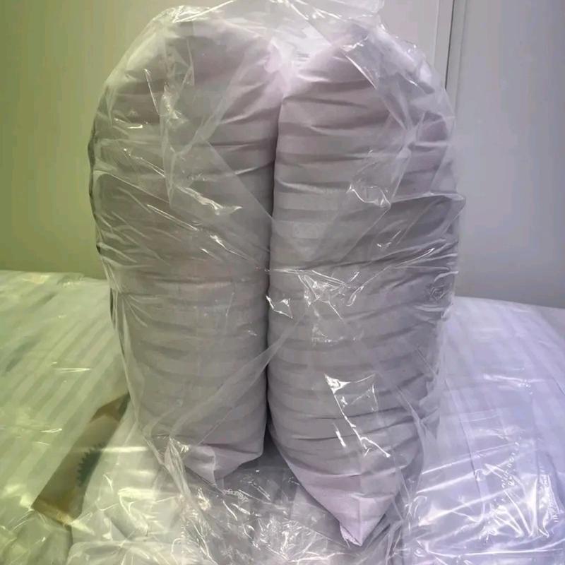 HOTEL STANDARD QUALITY STRIPED BOUNCE BACK WASHABLE PILLOWS (2 IN A PACK) RRP 39.99 1