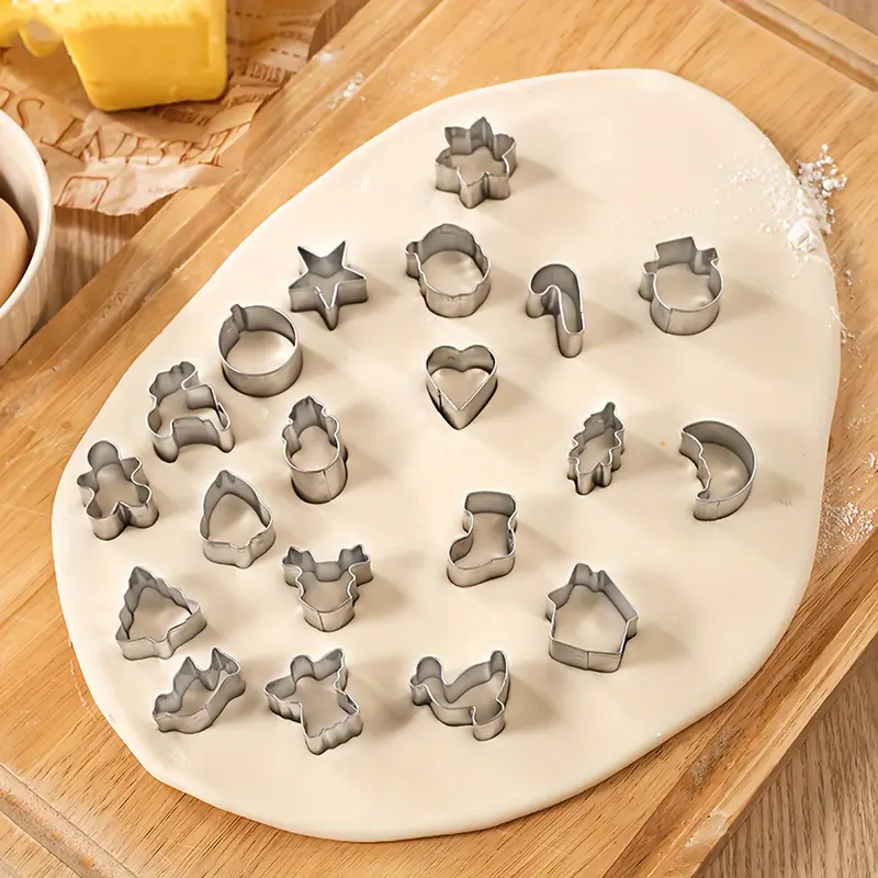 20pcs Christmas Cookie Cutter Set - Stainless Steel Mini Cutters with Santa, Reindeer & Snowman Shapes for Holiday Baking 1