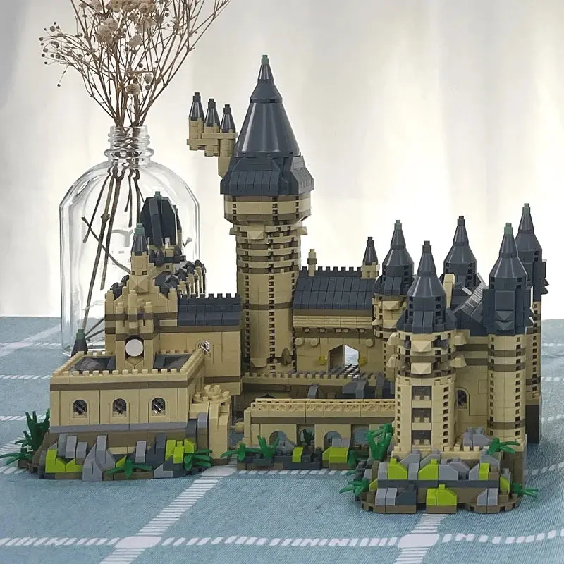 Micro Building Blocks Hogwarts School Harry Potter Castle Bricks Toys for Boys Girls Kids Adult Christmas Gifts DIY Toy 3000+Pcs mini  bricks
