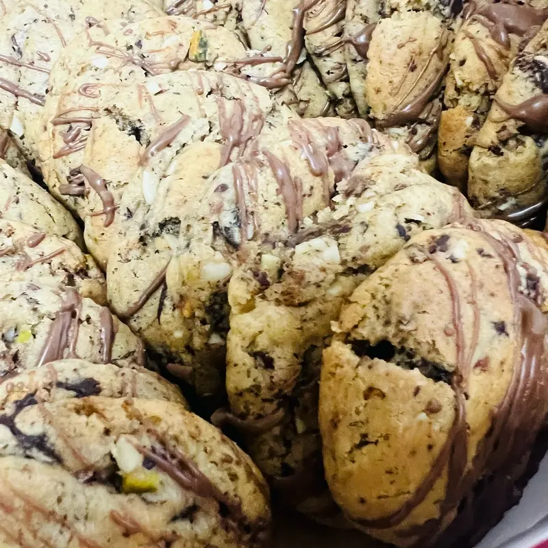 Pistachio, Chocolate and Orange NYC Style Cookies - Snack 4