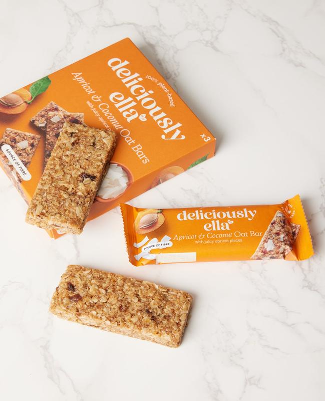 Apricot & Coconut Oat Bar 1