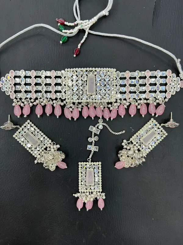 Beautiful and Elegant Fershi Kundon Choker Set 4