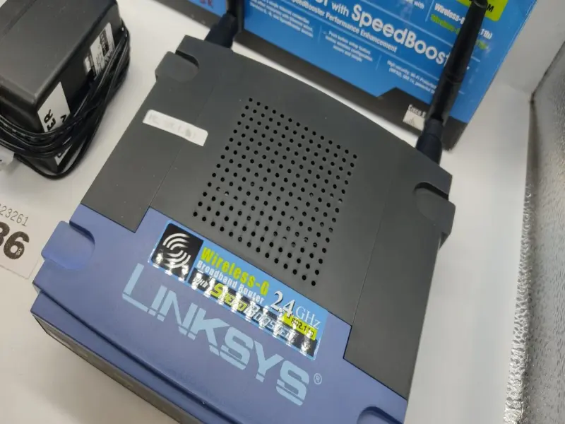 Linksys Wireless-G Broadband Router WRT54GS 2.4 GHz 54Mbps 4 Port Switch 2