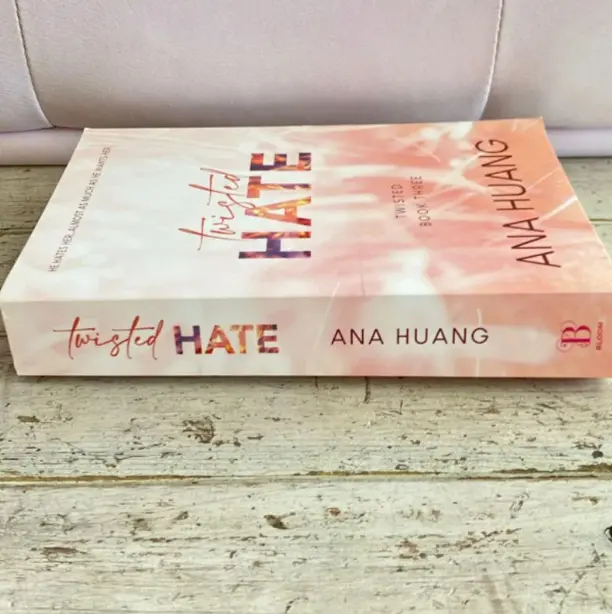 Twisted Hate by Ana Huang: the must-read enemies to lovers - Paperback, 5 May 2022 3