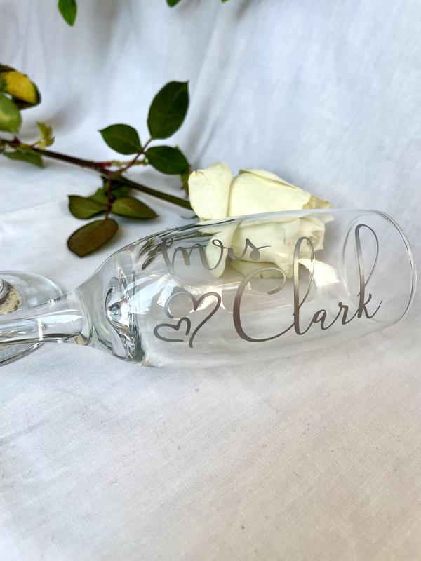 Personalized Wedding Glasses for the Bride and Groom | Mr and Mrs Glasses | Groom Bride Glasses | Glasses for Two | Wedding Glasses Set 3