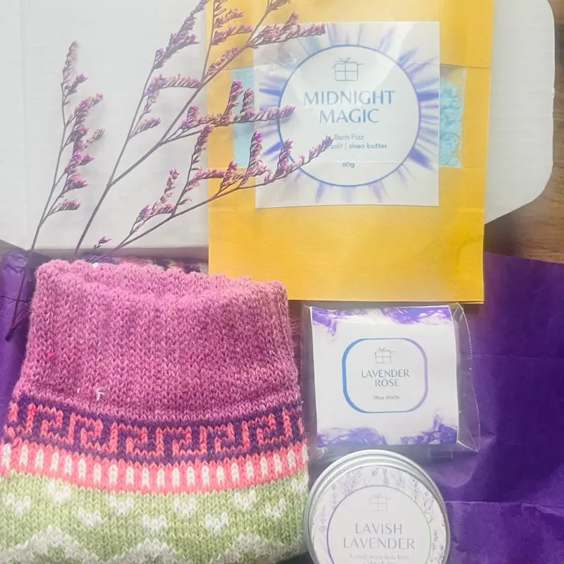 Mini Sample Box with Wax Melt, Bath Fizz, Body Balm, and Socks - Shea Butter  Skincare 2