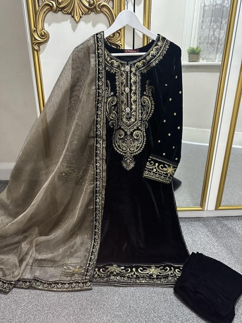 Product Introduction of LUXURIOUS 3 piece premium micro velvet suits - H fashion by Bin Hameed Womenswear 31