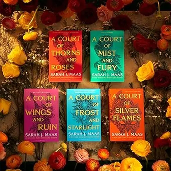 A Court of Thorns and Roses Paperback Box Set (5 books): The first five books of the hottest fantasy series and TikTok sensation 0