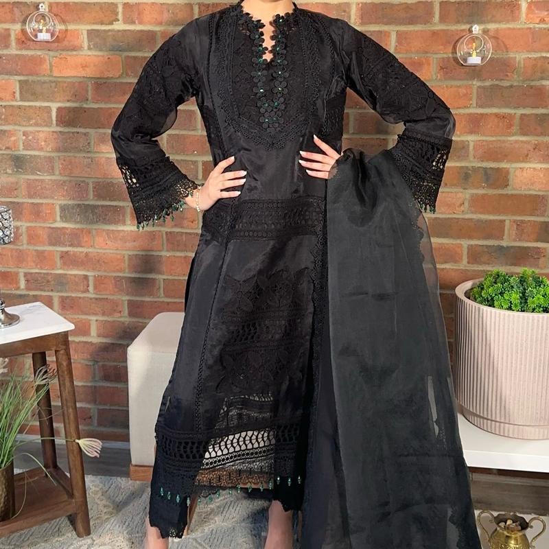 BLACK FRIDAY SPECIAL - BLACK ORGANZA HEAVY CROCHET AND LACE DETAILED 4PC WITH GREEN CRYSTAL DETAILING, FORMAL WOMENSWEAR LONG HEAVY DUPATTA, CAPRI TROUSERS WITH LONG ORGANZA KAMEEZ and a FULL SLEEVES LINING Traditional Outfit Comfortable Womenswear Dress 4