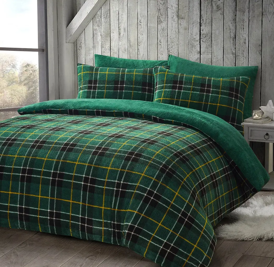Sleepy Willows Fleece Tartan Check Duvet Set in different Sizes, Throw (150*200 cm) and Oversized Hoodies in one Size