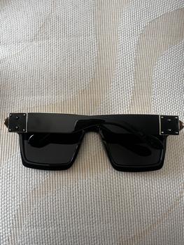 Product Review of 1 Pair Simple Rivet Sunglasses For Everyday Use, Summer Square Frame Fashion Sunglasses, Travel Accessories from T**h 1