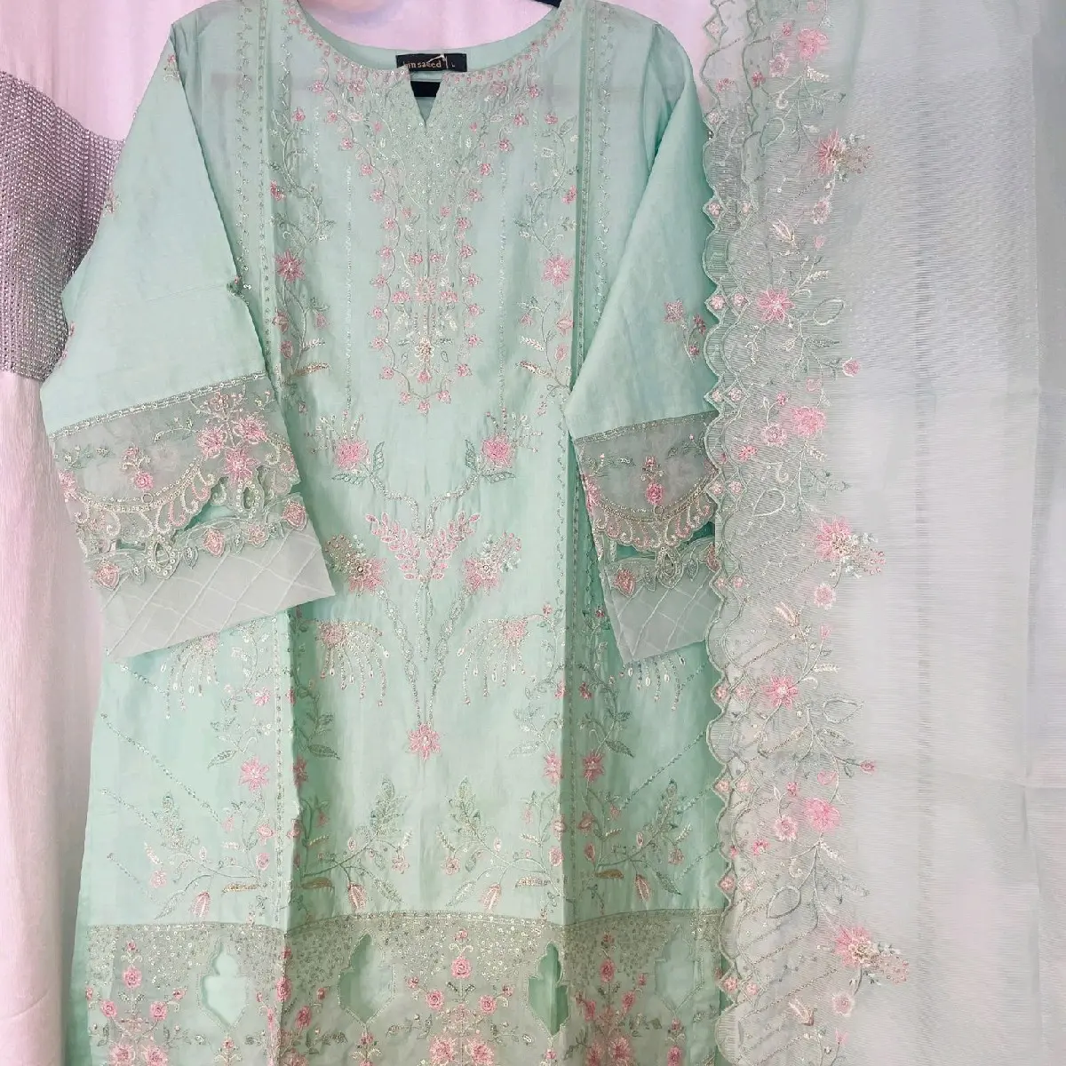 Binsaeed beautiful suit with lasercut embroidered