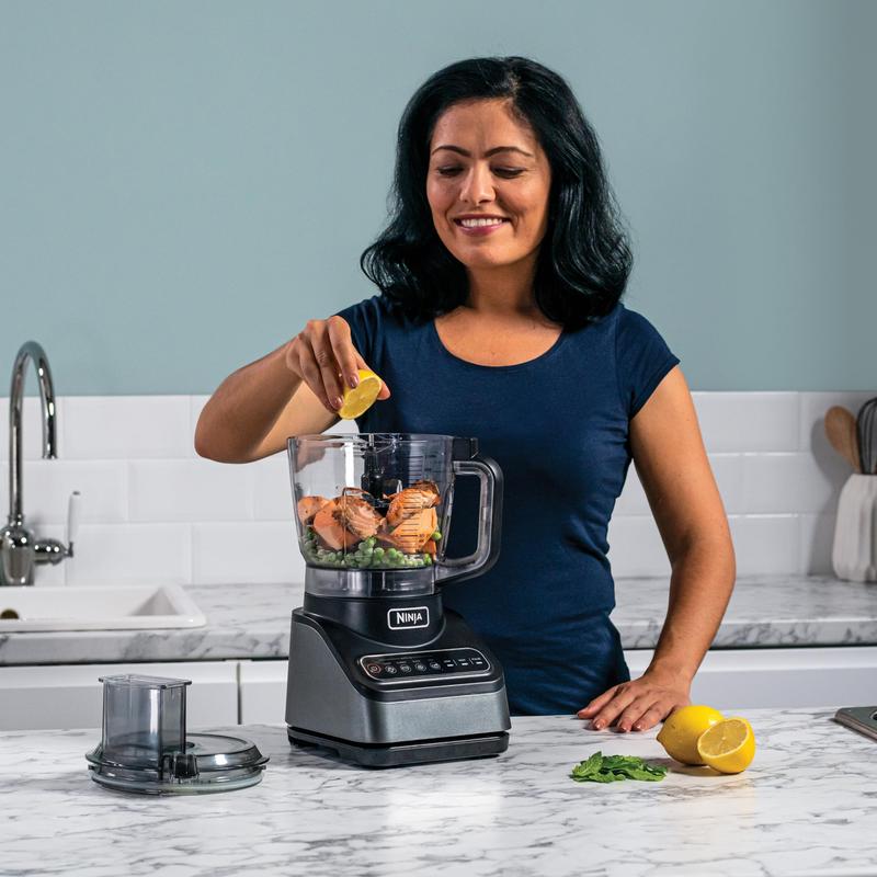 Food Processor with 4 Automatic Programs; Chop, Puree, Slice, Mix, and 3 Manual Speeds, 2.1L Bowl, Chopping, Slicing & Dough Blades, 850W, Dishwasher Safe Parts, Black BN650UK 6