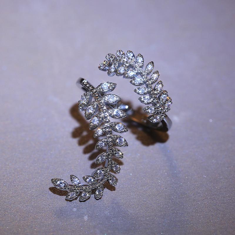 Product Introduction of Luxurious High-end Fashion Accessory With Synthetic Zirconia Plant Leaf Design Long Ring 2