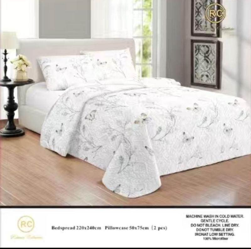 3 Piece Bedspread Set with 2 Pillowcases for Double and King Beds - Soft Microfiber Material 2