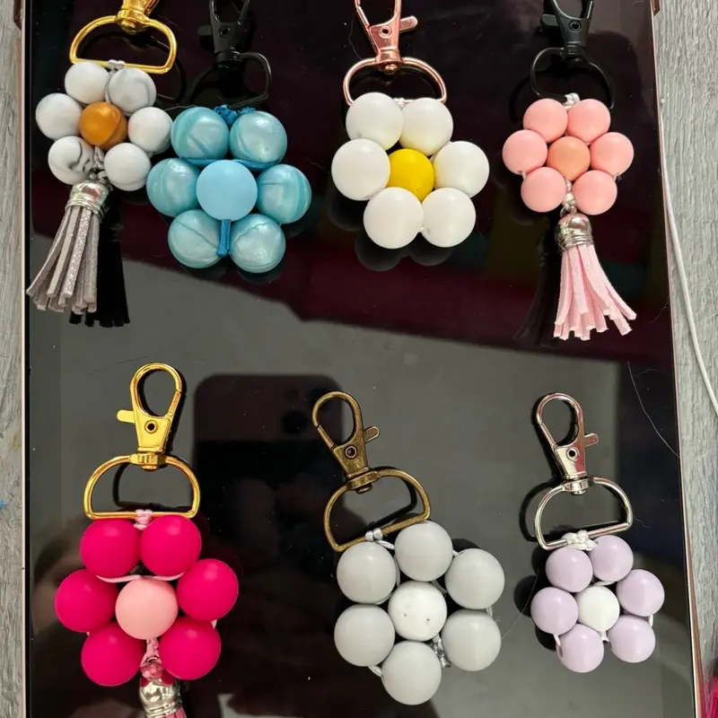 Daisy Keychains - Perfect for Back to School Supplies 1