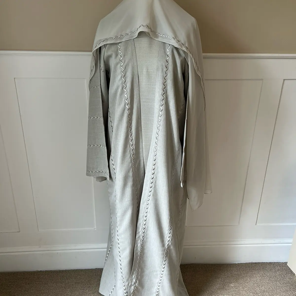 Grey embroidery abaya, embroidery scarf. 3 piece. Half sleeved/full maxi length inner slip. embroidered abaya