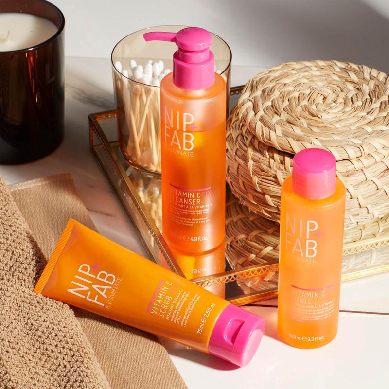NIP+FAB Vitamin C Fix Scrub 75m (Worth £12.95) 4