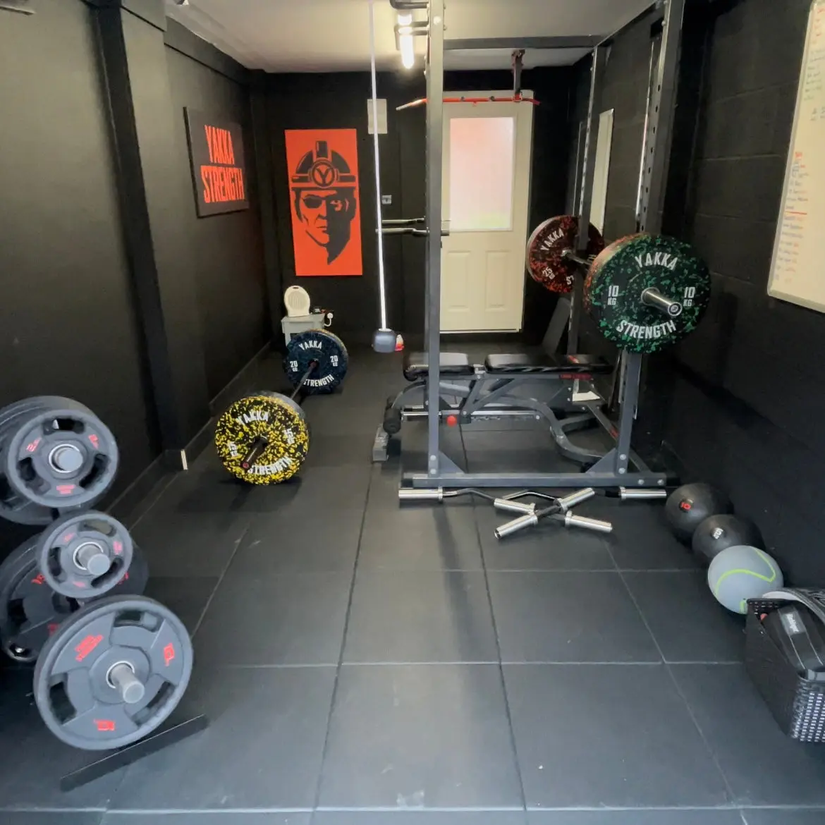 YAKKA STRENGTH HIGH IMPACT EPDM GYM TILE - 500x500x20mm