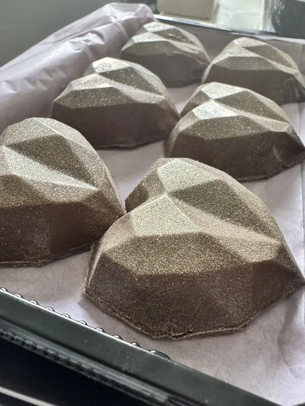 Indulge Viral Dubai pistachio Kunafa Hearts Chocolate- Bulk Available - Dessert, Cake Snack 5