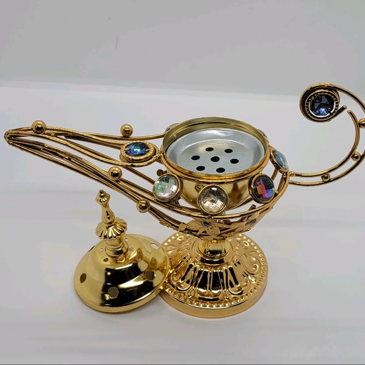 Luxury Charcoal Mabkhara Bakhoor Burner Genie Lamp with Crystal Gem Decorated Cover in Yellow Gold