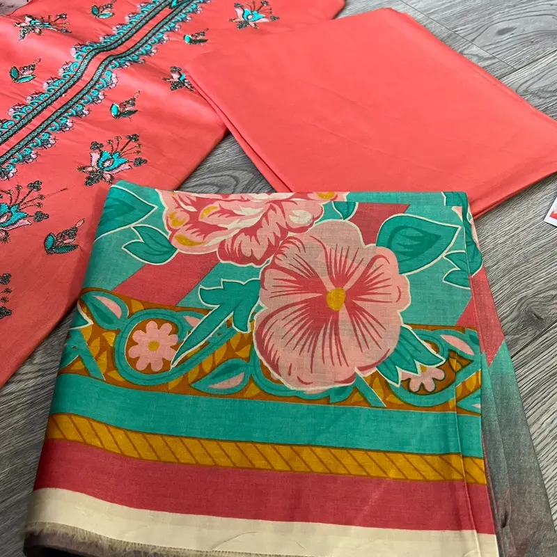 Embroidered lawn 3 piece. Lawn dupatta. Unstitched. Pakistani/Indian summer outfit. Casual. 4