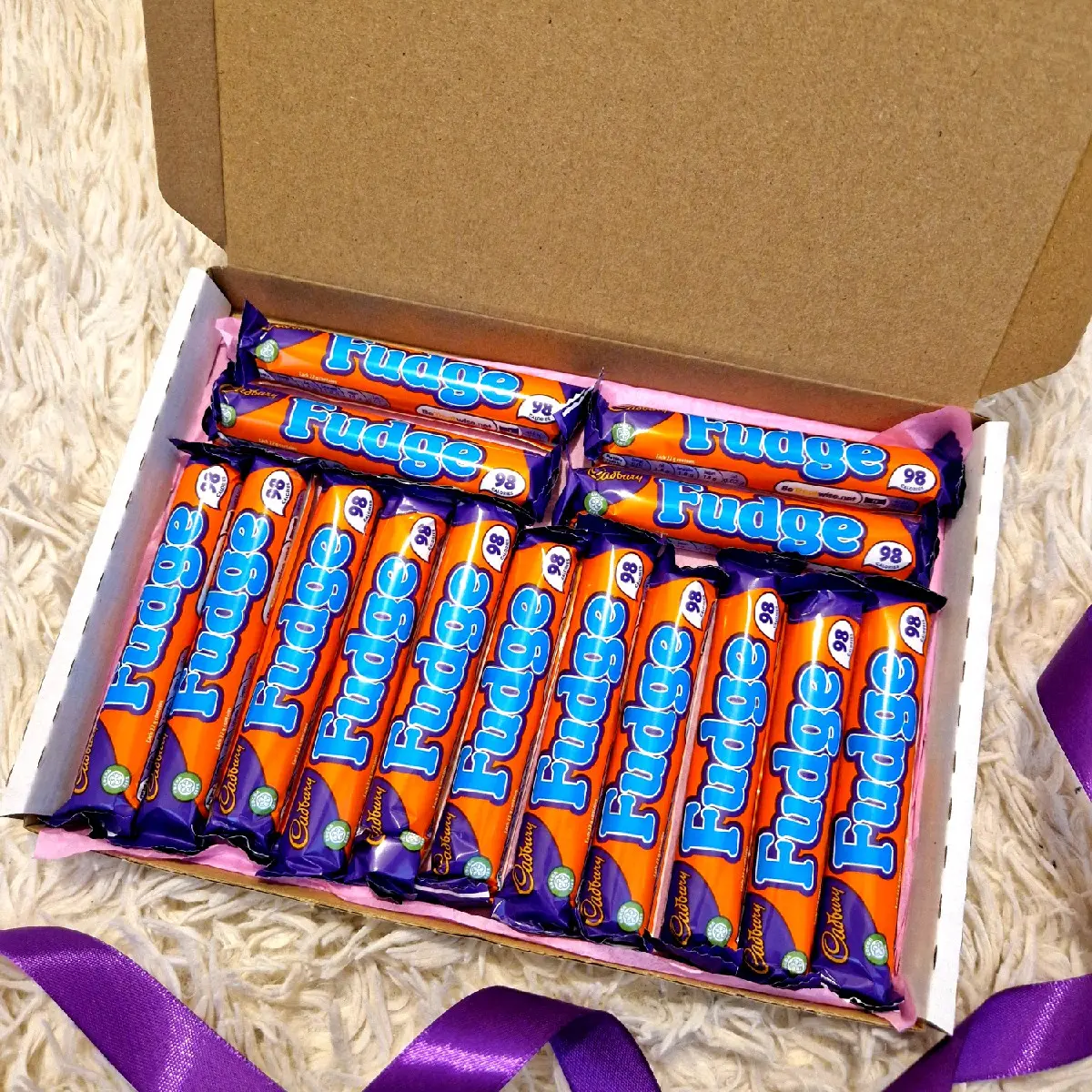 Cadbury Fudge Small Gift Chocolate Snack Box - 15 Bars - Dessert, Bonbon, Milk treat boxes choco lovers